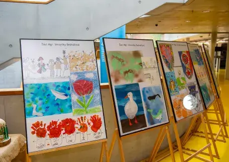 Výstava výtvarných prací a keramiky
