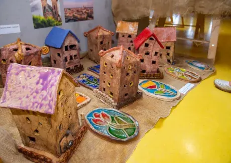 Výstava výtvarných prací a keramiky