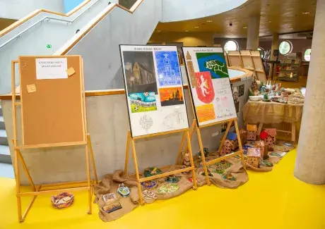 Výstava výtvarných prací a keramiky