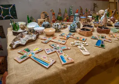 Výstava výtvarných prací a keramiky