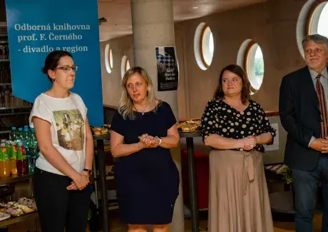 Vernisáž výstavy výtvarného oboru a keramiky